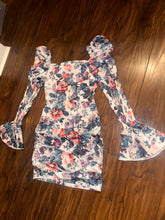 Load image into Gallery viewer, Floral mini dress
