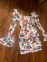 Load image into Gallery viewer, Floral mini dress
