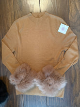 Load image into Gallery viewer, Fox fur cuff jumpers
