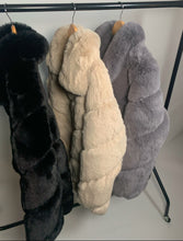 Load image into Gallery viewer, Luxury faux fur
