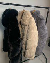 Load image into Gallery viewer, Luxury faux fur
