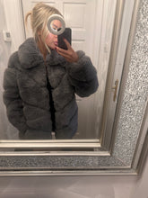 Load image into Gallery viewer, Luxury faux fur
