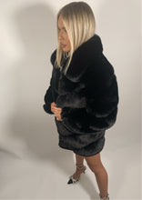 Load image into Gallery viewer, Luxury faux fur
